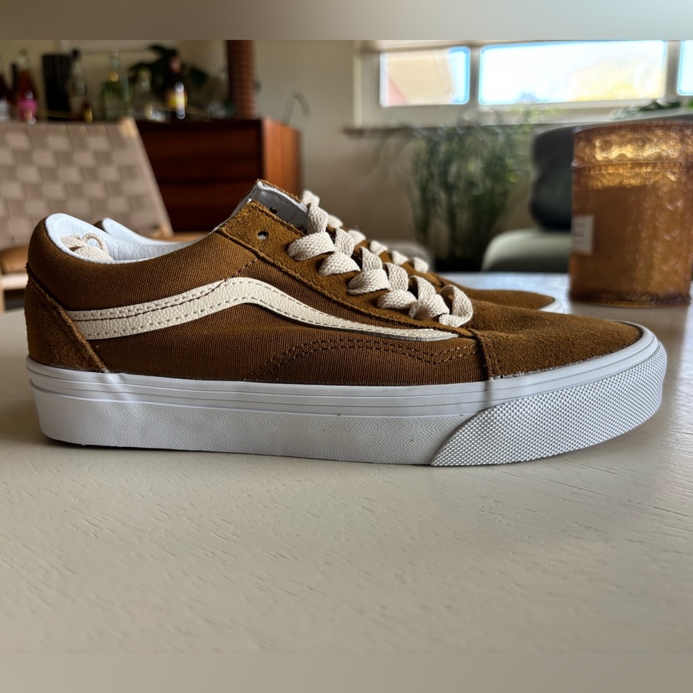 Vans Old Skool NWOT women’s 6.5